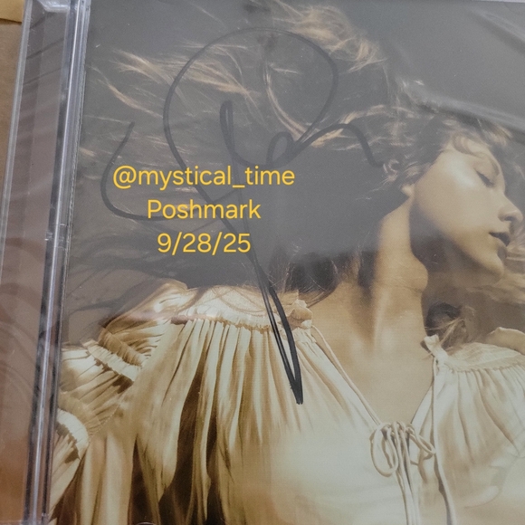 Fearless Taylor's Version Signed CD - Picture 3 of 3